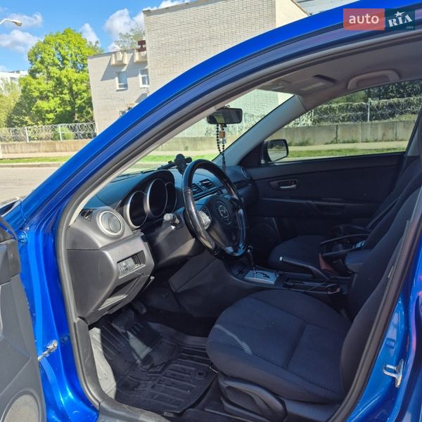 Седан Mazda 3 2005 в Южноукраїнську