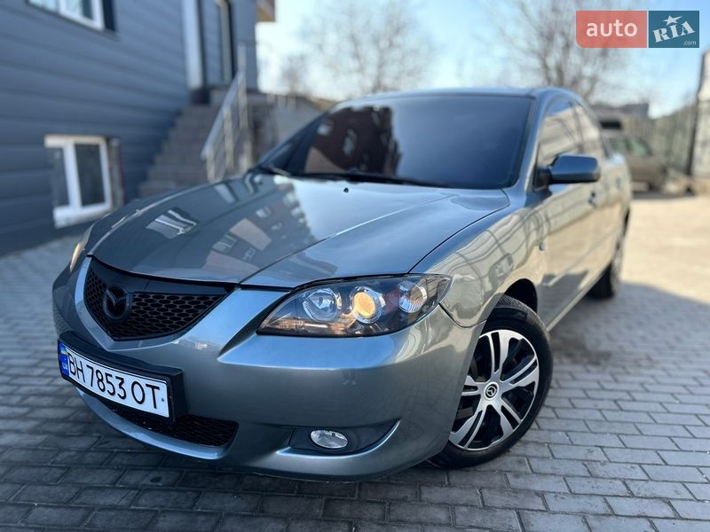 Седан Mazda 3 2004 в Полонному