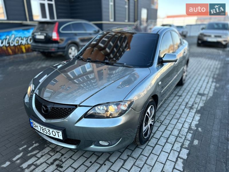 Седан Mazda 3 2004 в Полонному