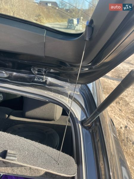 Хэтчбек Mazda 3 2006 в Петропавловской Борщаговке