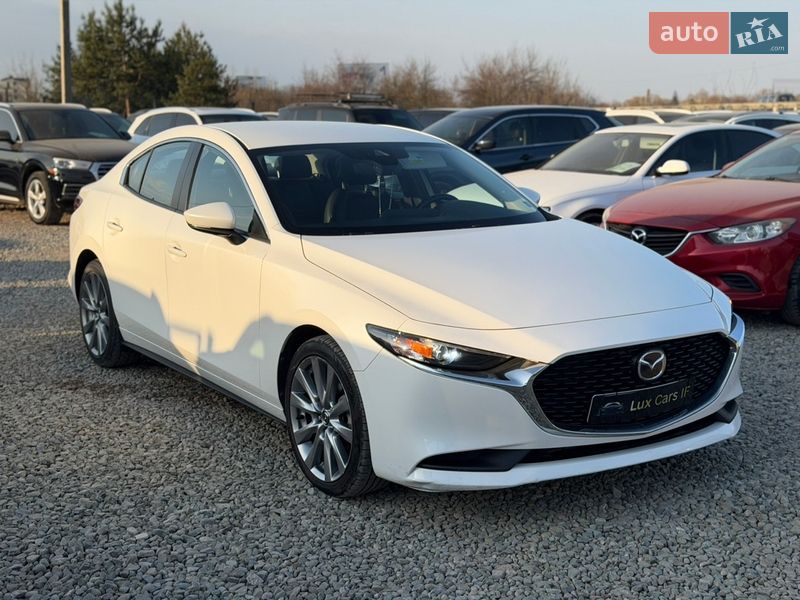 Седан Mazda 3 2021 в Ивано-Франковске