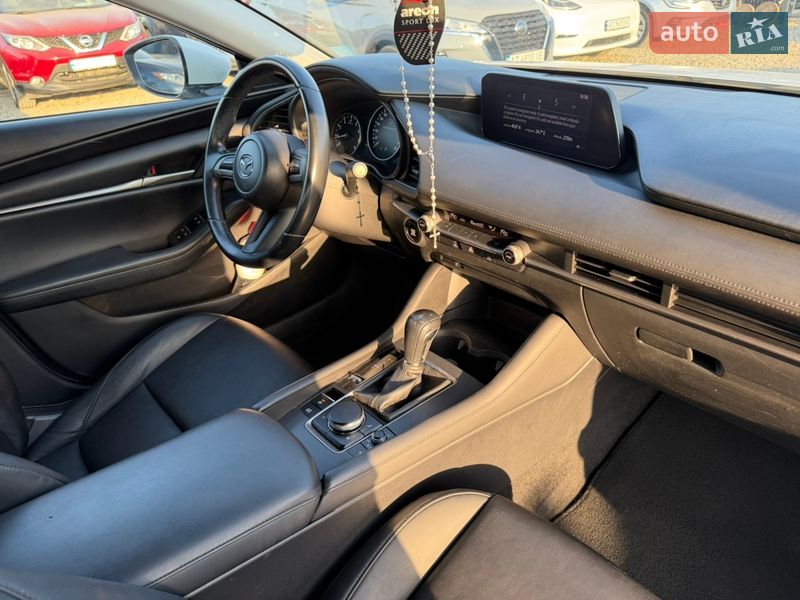 Седан Mazda 3 2021 в Ивано-Франковске