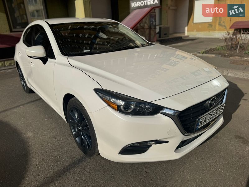 Хэтчбек Mazda 3 2018 в Киеве