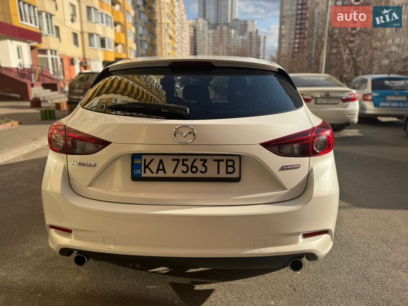 Хэтчбек Mazda 3 2018 в Киеве