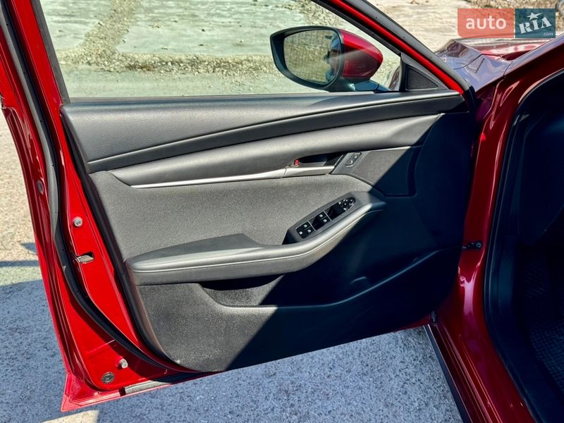 Хэтчбек Mazda 3 2019 в Киеве