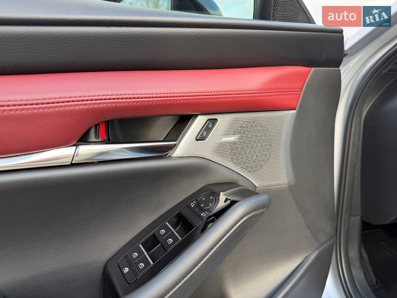 Хэтчбек Mazda 3 2023 в Запорожье