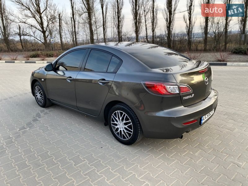 Седан Mazda 3 2011 в Киеве