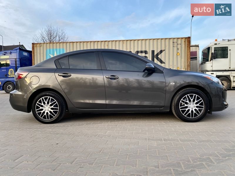 Седан Mazda 3 2011 в Киеве