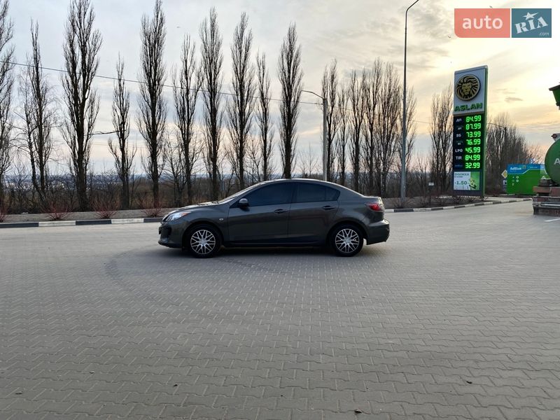 Седан Mazda 3 2011 в Киеве