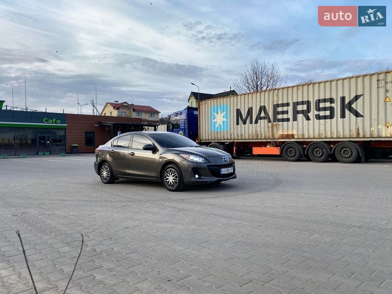 Седан Mazda 3 2011 в Киеве