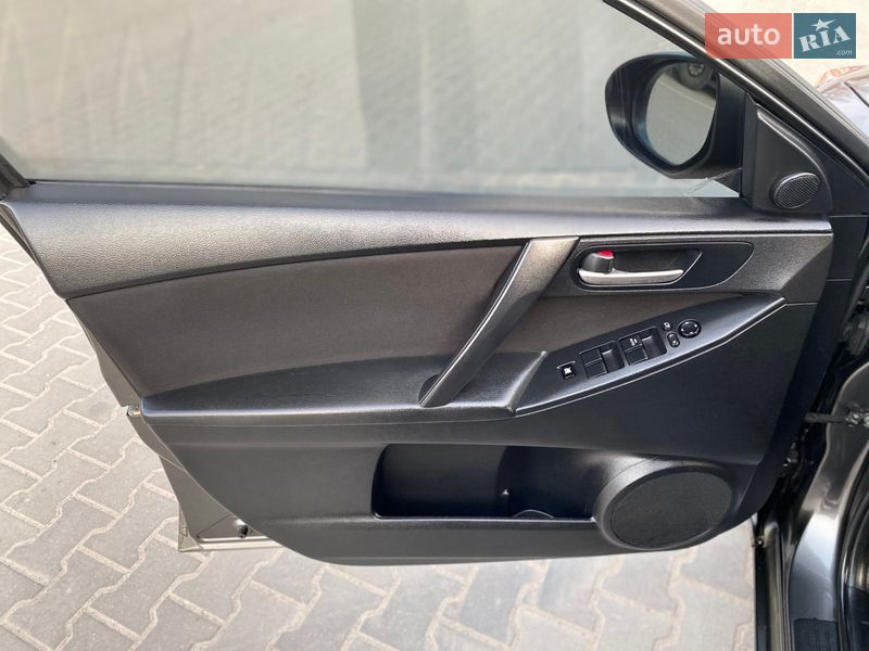 Седан Mazda 3 2011 в Киеве