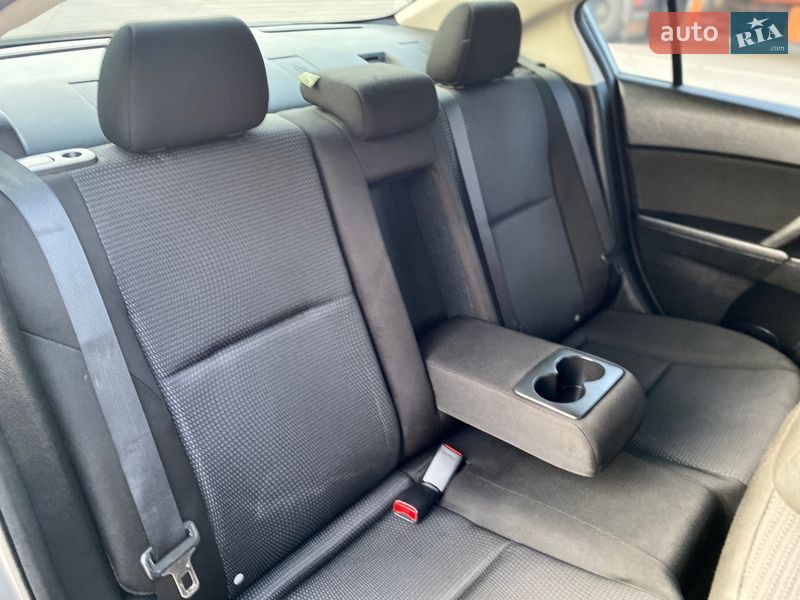 Седан Mazda 3 2011 в Киеве