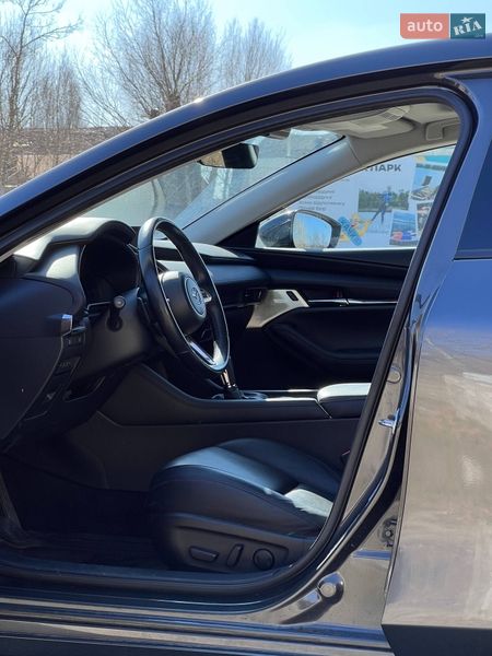 Седан Mazda 3 2021 в Киеве