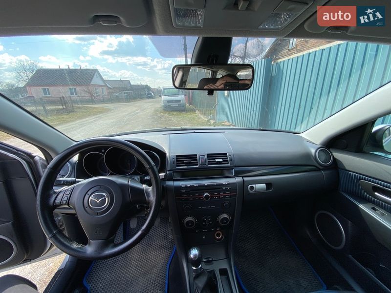 Хэтчбек Mazda 3 2004 в Звягеле
