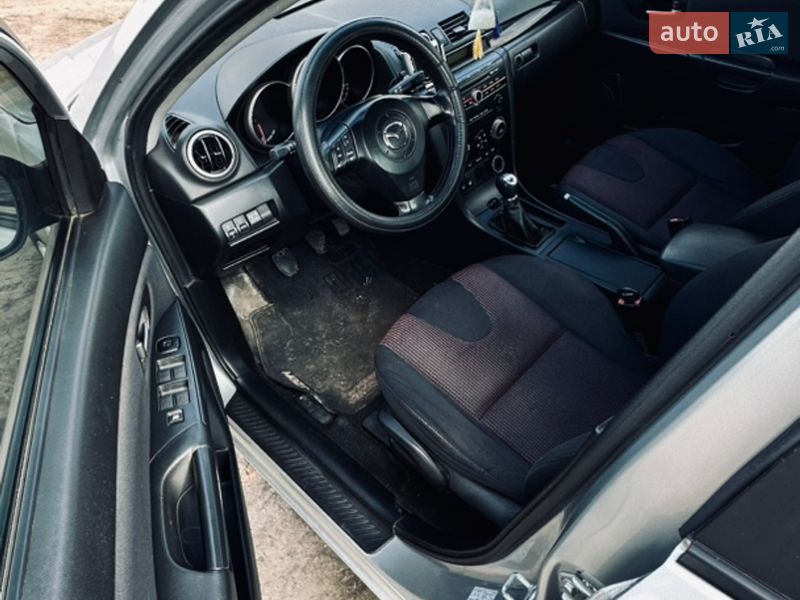 Седан Mazda 3 2006 в Смеле