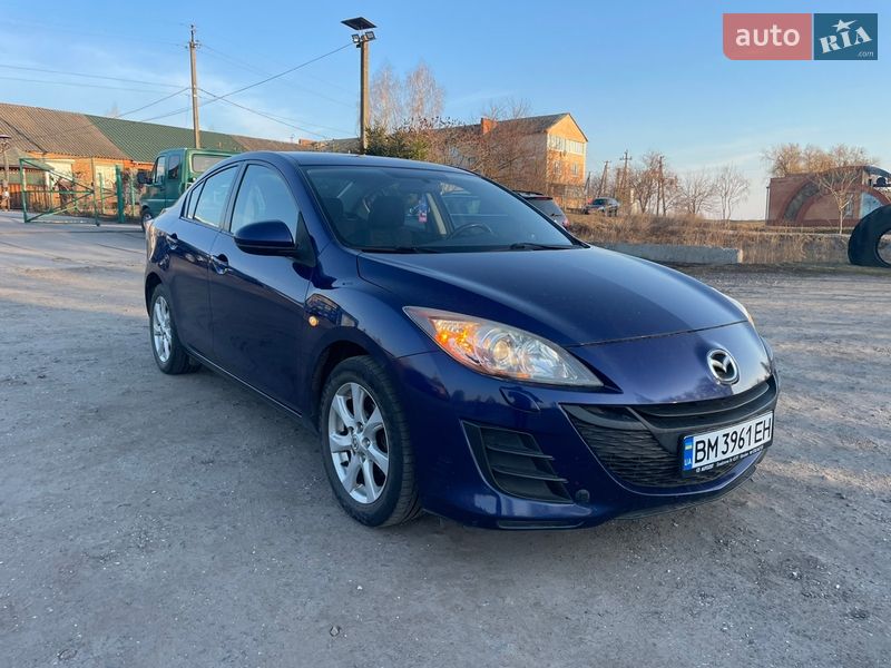 Седан Mazda 3 2009 в Ромнах