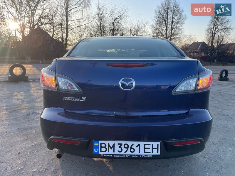 Седан Mazda 3 2009 в Ромнах