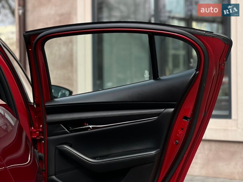 Седан Mazda 3 2018 в Николаеве