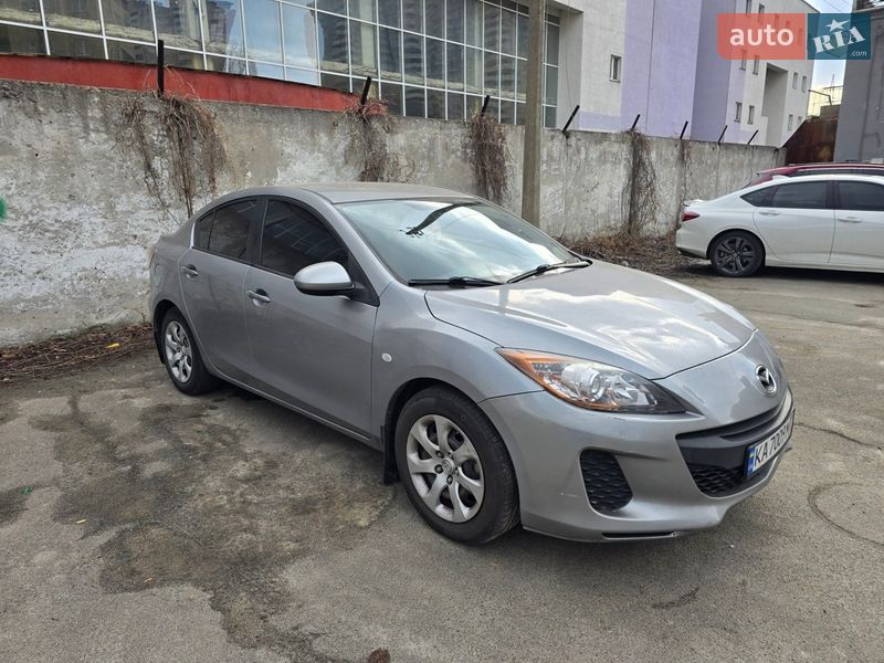 Седан Mazda 3 2012 в Киеве