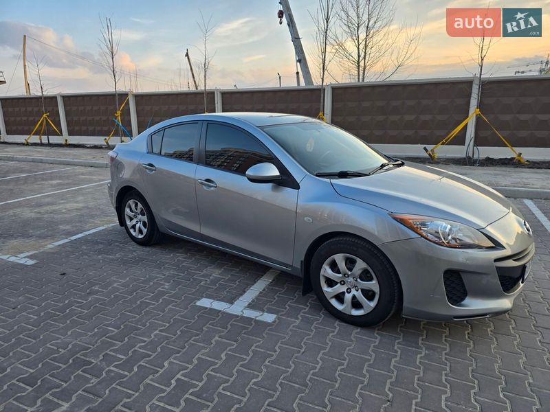 Седан Mazda 3 2012 в Киеве