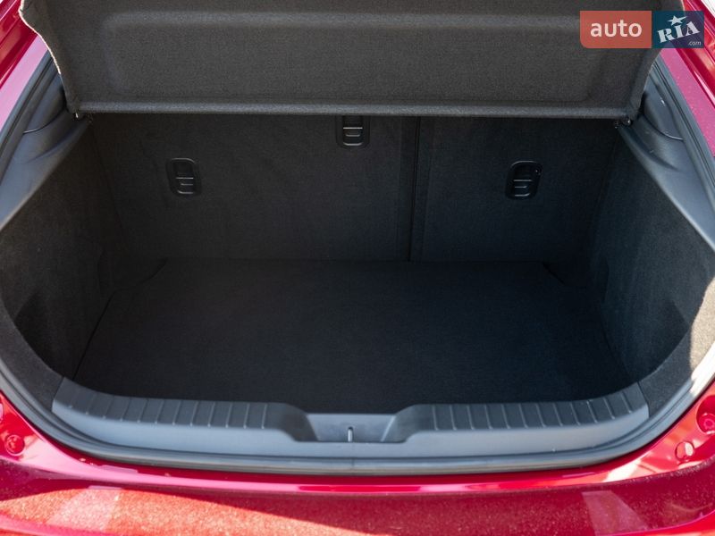 Хэтчбек Mazda 3 2025 в Киеве