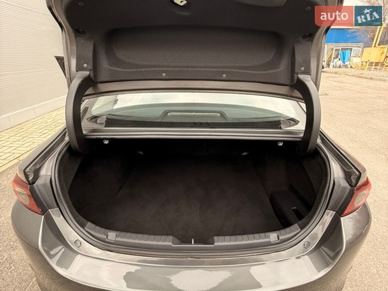 Седан Mazda 3 2018 в Днепре