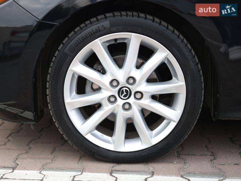 Седан Mazda 3 2017 в Львові