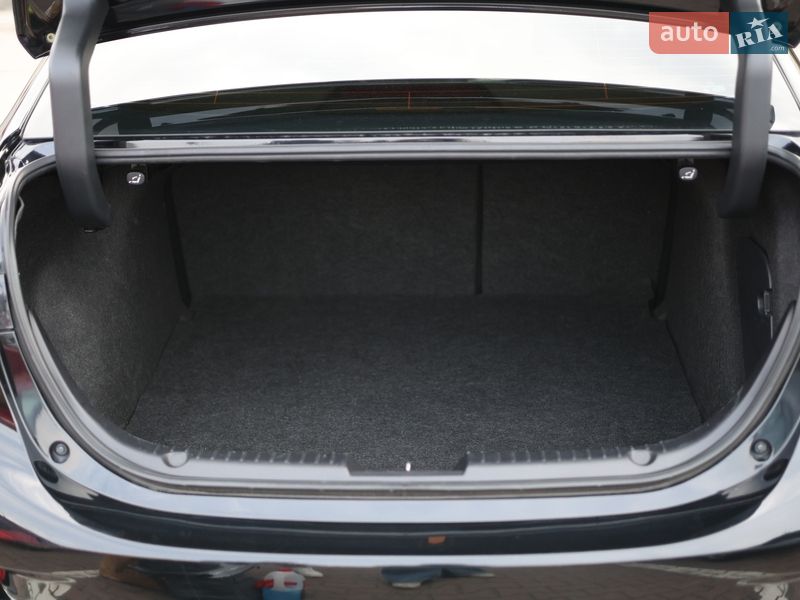 Седан Mazda 3 2017 в Львові