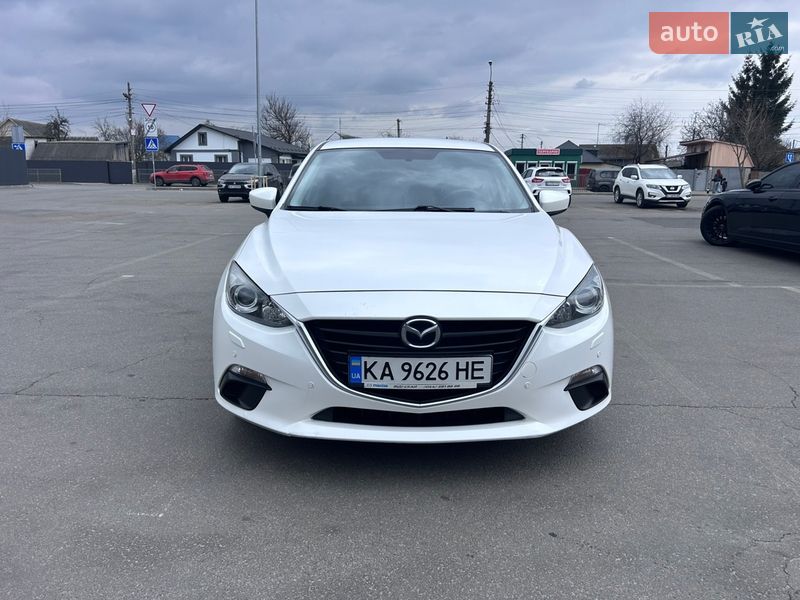 Седан Mazda 3 2015 в Киеве