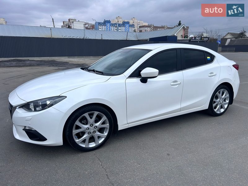 Седан Mazda 3 2015 в Киеве