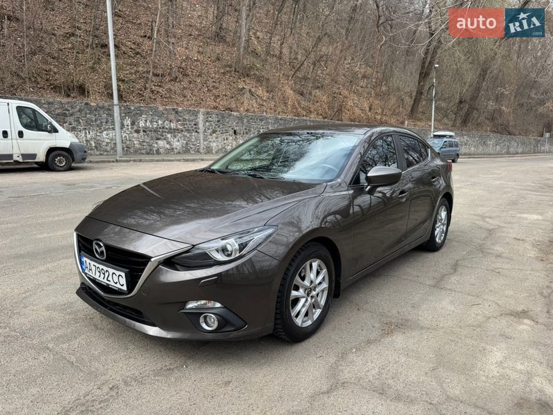 Седан Mazda 3 2014 в Киеве
