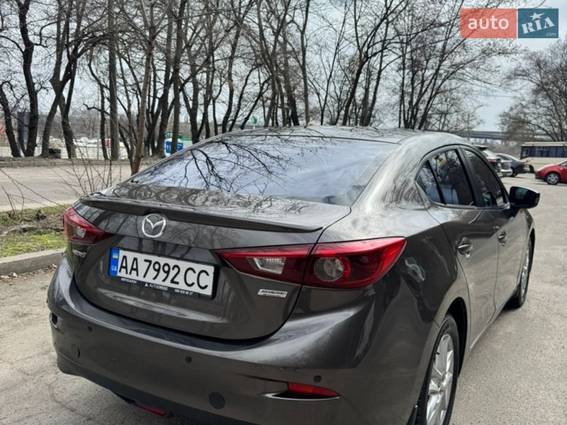 Седан Mazda 3 2014 в Киеве