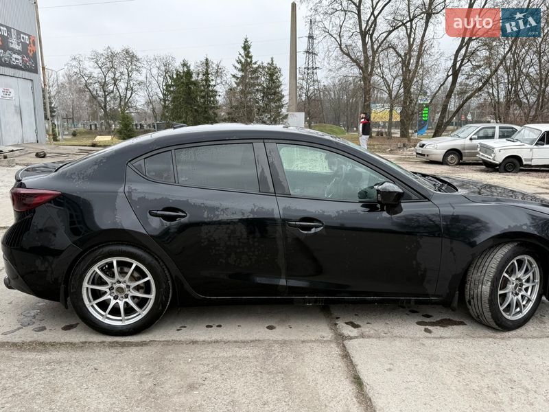 Седан Mazda 3 2015 в Миргороде