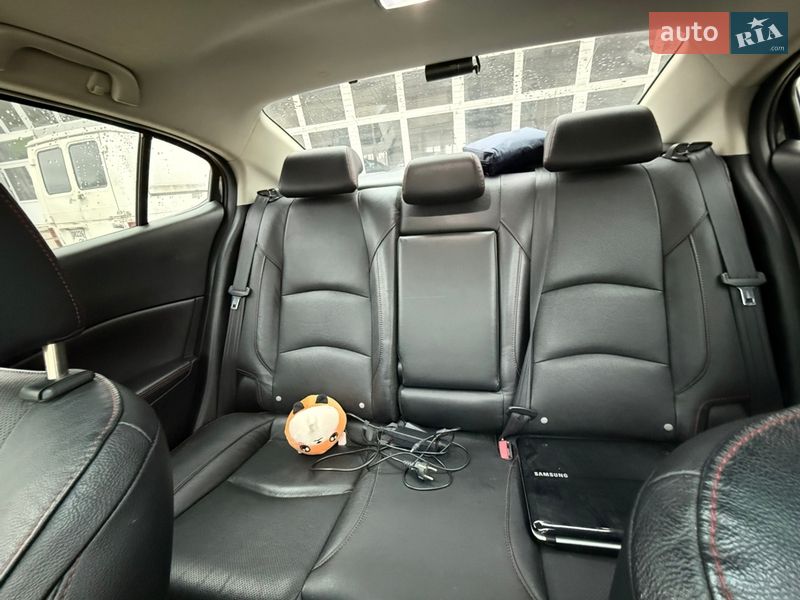 Седан Mazda 3 2015 в Миргороде