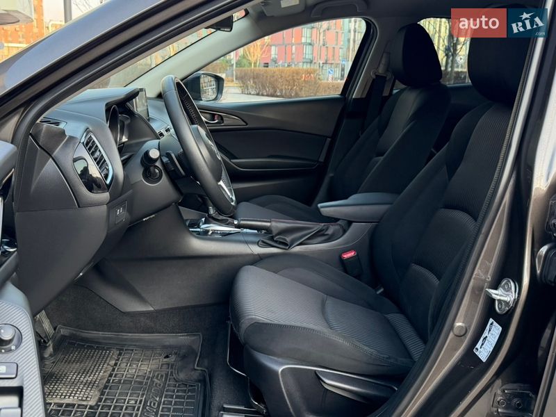 Седан Mazda 3 2014 в Киеве