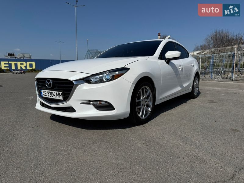 Седан Mazda 3 2016 в Днепре