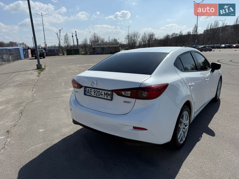 Седан Mazda 3 2016 в Днепре