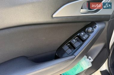 Седан Mazda 3 2016 в Днепре