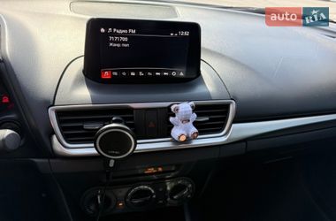 Седан Mazda 3 2016 в Днепре