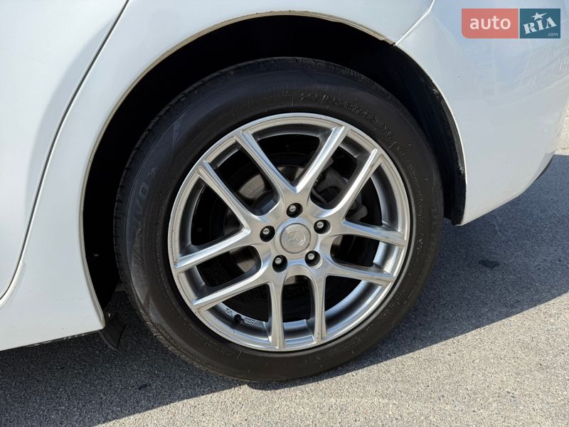 Седан Mazda 3 2016 в Днепре