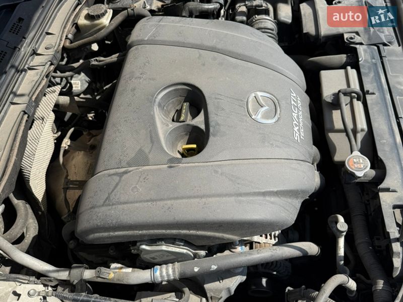 Седан Mazda 3 2016 в Днепре