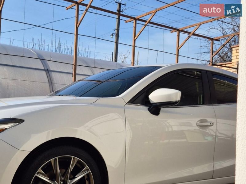 Седан Mazda 3 2018 в Запоріжжі