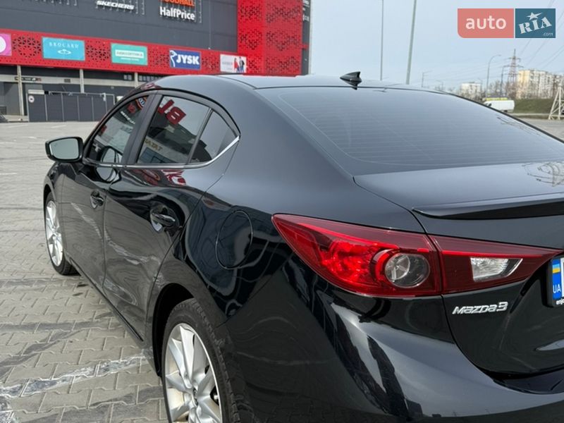 Седан Mazda 3 2017 в Киеве
