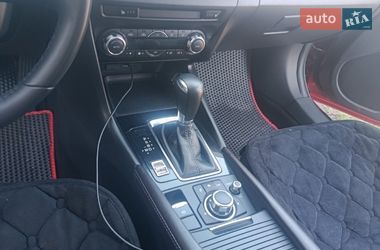 Седан Mazda 3 2018 в Валках