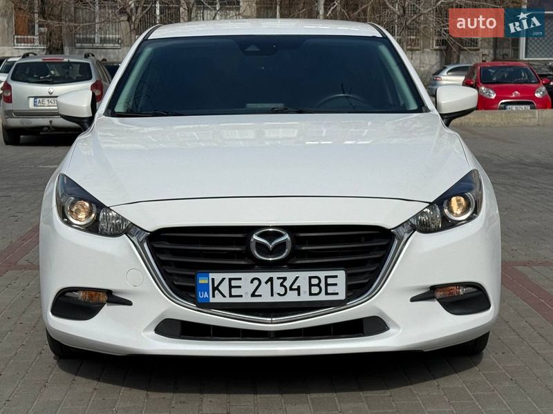 Седан Mazda 3 2018 в Днепре