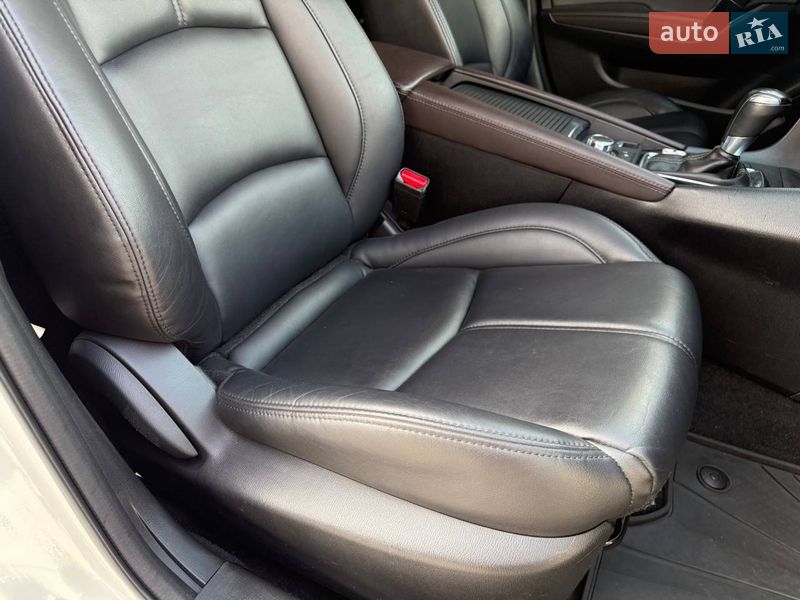 Седан Mazda 3 2018 в Днепре