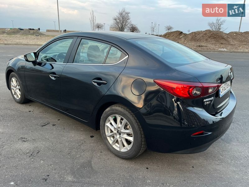 Седан Mazda 3 2015 в Черкассах