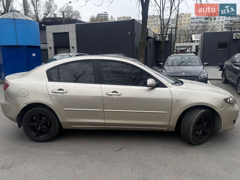 Седан Mazda 3 2005 в Дніпрі
