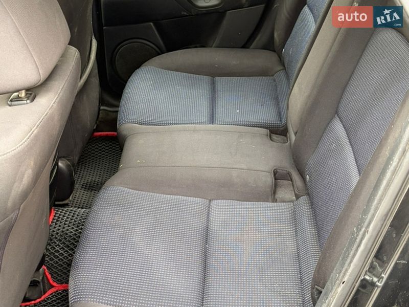 Хэтчбек Mazda 3 2004 в Днепре