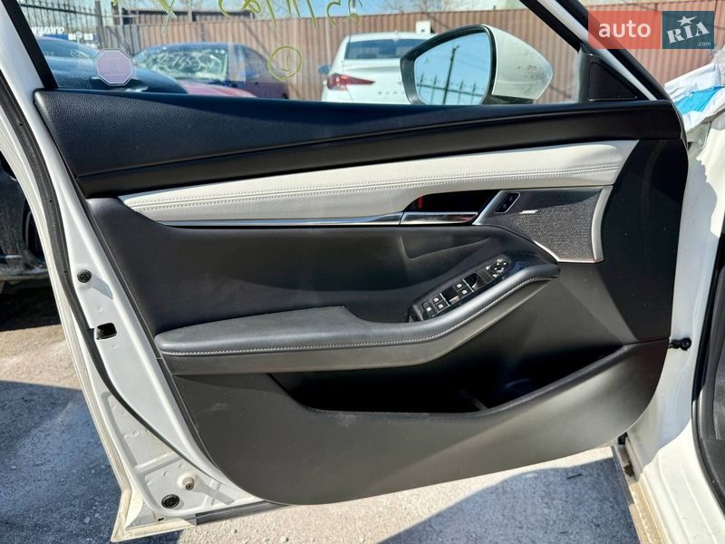 Хетчбек Mazda 3 2020 в Києві
